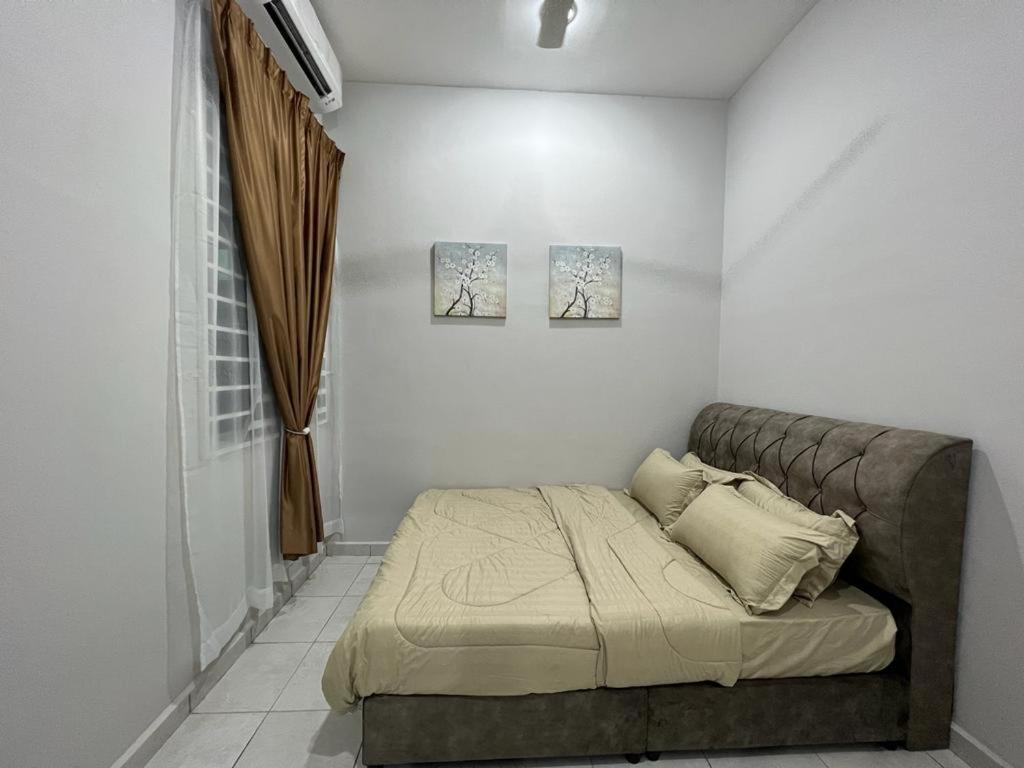 Chukai D'Sara Homestay Fully Furnished 3 Bedrooms All Aircond 2 Miles Centre מראה חיצוני תמונה