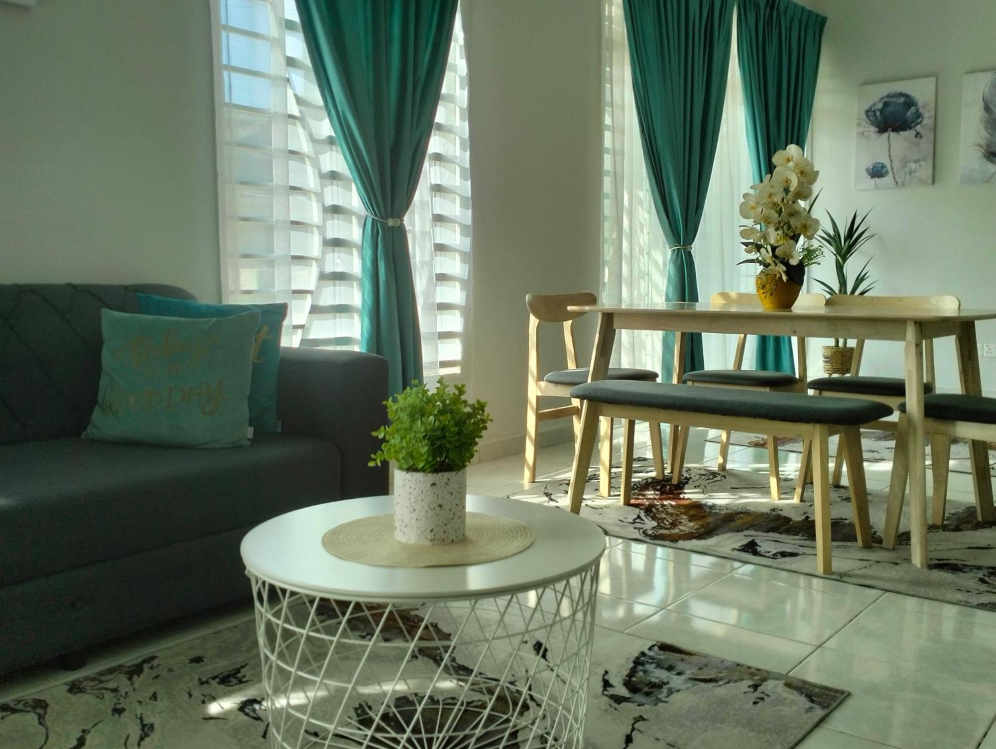 Chukai D'Sara Homestay Fully Furnished 3 Bedrooms All Aircond 2 Miles Centre מראה חיצוני תמונה